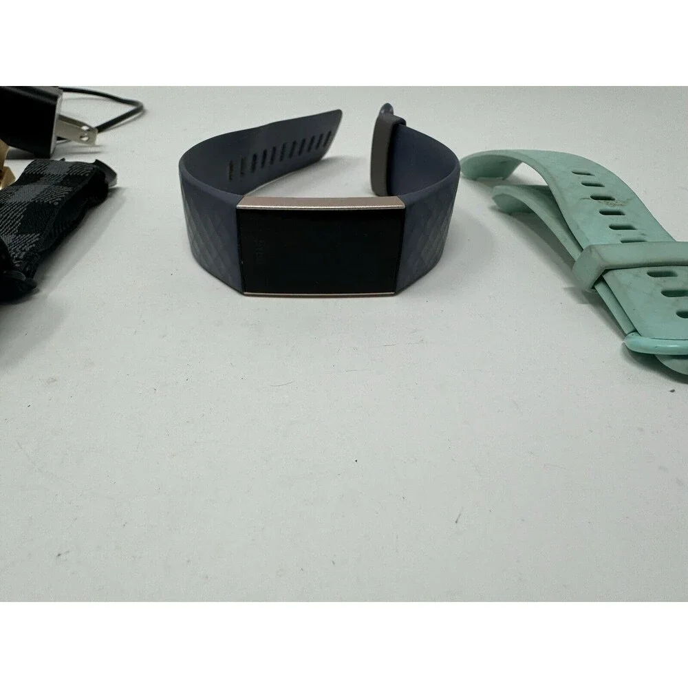 Fitbit Charge 3 Fitness w/ 6 wrist bands & *charger*